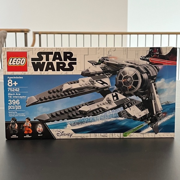 LEGO Star Wars 75242 Black Ace TIE Interceptor - Picture 1 of 4